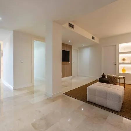 Apartment Modern Flat In Marbella, 2br, Pool & Parking