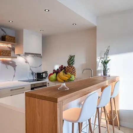 Modern Flat In Marbella, 2br, Pool & Parking