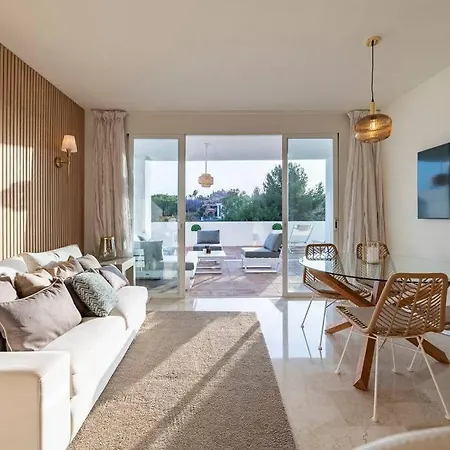Modern Flat In Marbella, 2br, Pool & Parking Apartment *