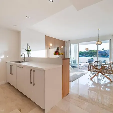 Modern Flat In Marbella, 2br, Pool & Parking