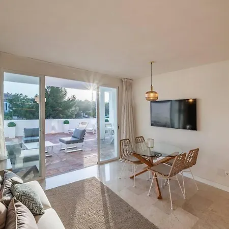 Apartment Modern Flat In Marbella, 2br, Pool & Parking Marbella