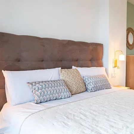 Modern Flat In Marbella, 2br, Pool & Parking *